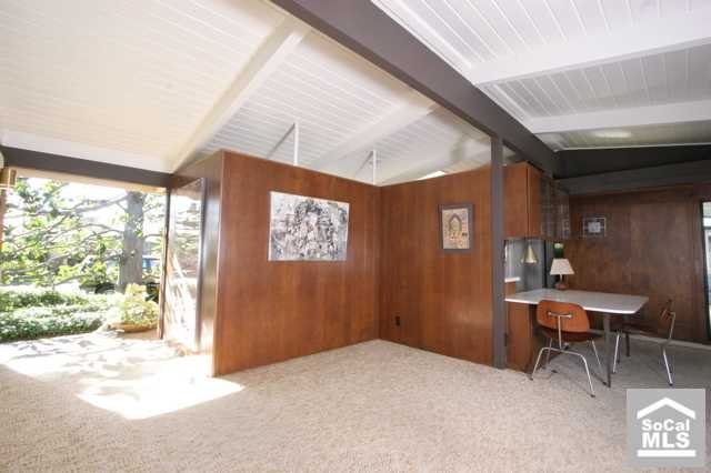  Mid Century modern livingroom