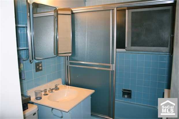 mid-century tiled bathroom