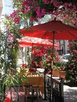 Long Beach East Village outdoor cafe